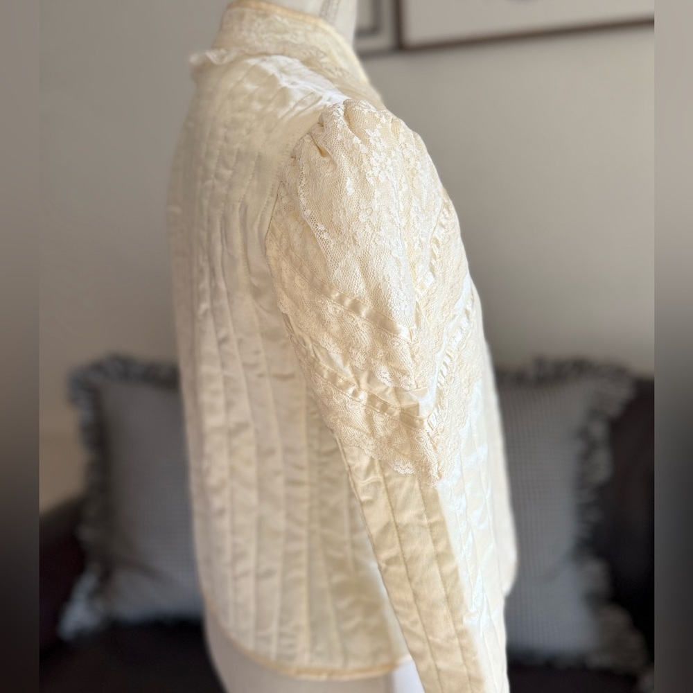 VTG Jessica's Gunne Sax Quilted Long Sleeve Satin
Lace Trim Open Prairie Jacket - Picture 8 of 16